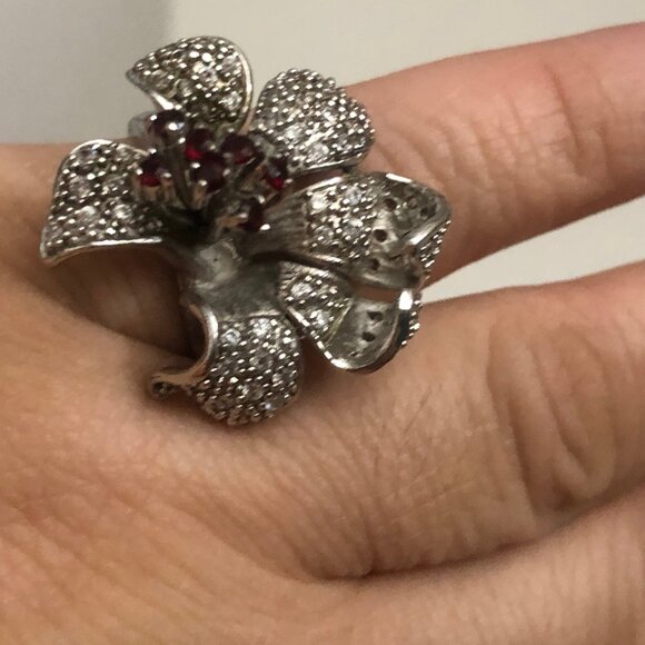 OVERSIZED TIGER LILY FLOWER RHODIUM PLATED RING - Picture 8 of 16